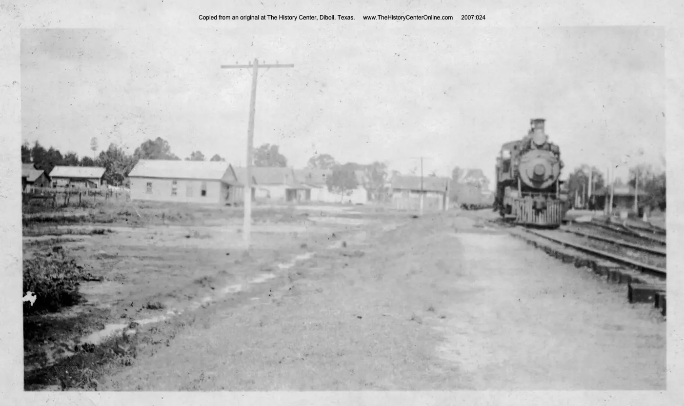 Rockland rail yard locomotive facing Beaumont