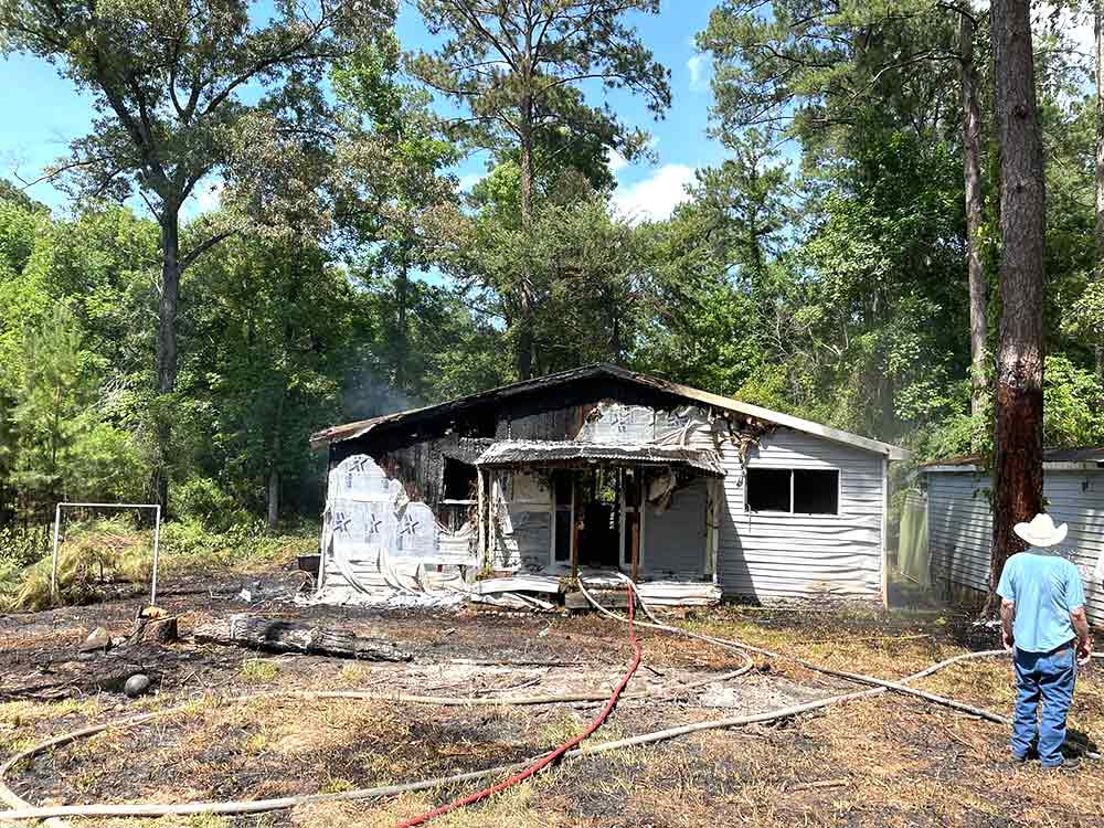 060922 fire destroys home