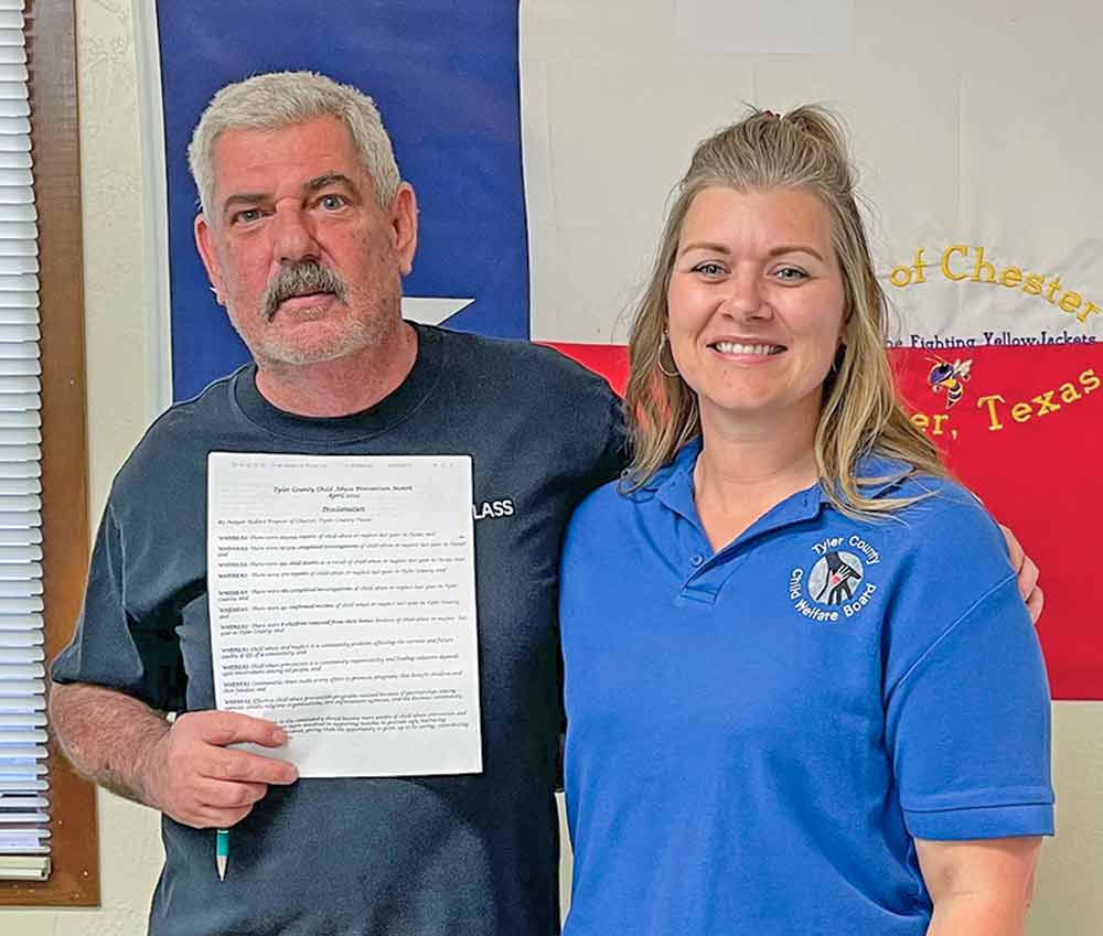 Chester Mayor Robert Poytner (L) with Child Welfare Board Member Melanie Calhoun made a proclamation supporting the April as Child Abuse Prevention Month at their regular meeting Monday evening, April 4.  PHOTO BY MICHAEL G. MANESS 