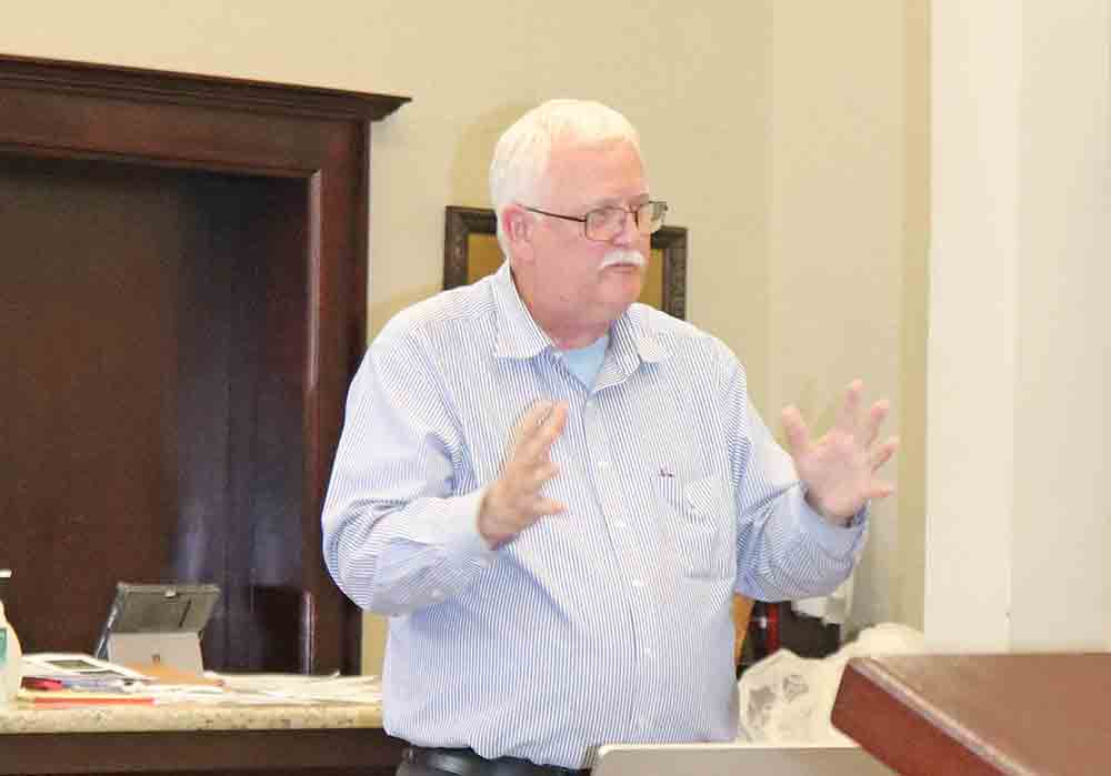 Tyler County’s Chief Appraiser David Luther speaks during Monday evening’s workshop.  CHRIS EDWARDS | TCB