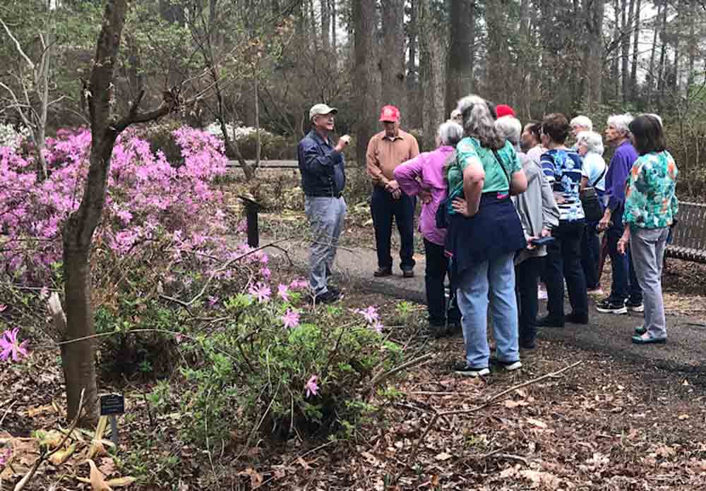 Garden Club visits Ruby Mize gardens