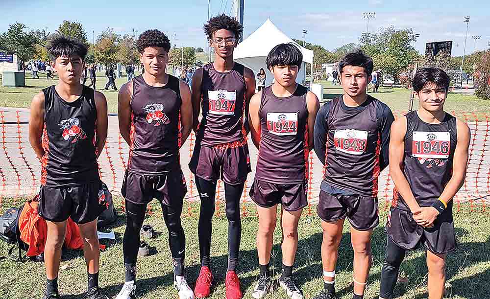 Hornet cross country turned in a top-10 team finish Friday morning at Round Rock’s meet of the state’s best. COURTESY PHOTO