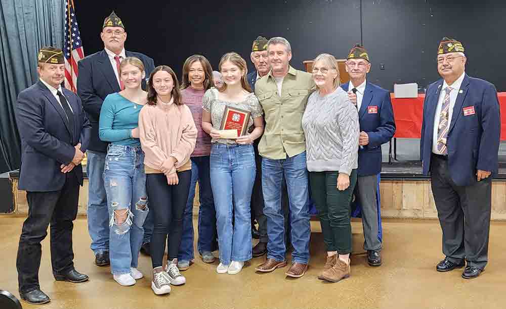 Chester High School student Saydi Handley was awarded her scholarship prize for placing third in District competition for the VFW Voice of Democracy contest at the VFW District 19 meeting in Lufkin last Saturday. PHOTO COURTESY OF WOODVILLE VFW POST 2033
