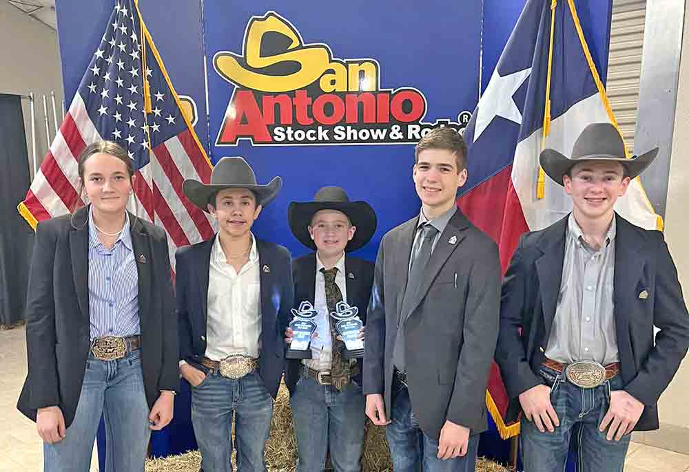 At the San Antonio Junior Commercial Steer Show, Steven Page received the award for top rookie test and was named Top Rookie. Also participating were Jasper Due, Reed Hawkins, Jett Arbuckle and Hannah Page.  Courtesy photo